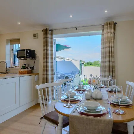 3 Bed In Malton 78311 *