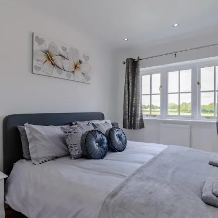 3 Bed In Malton 78311 *